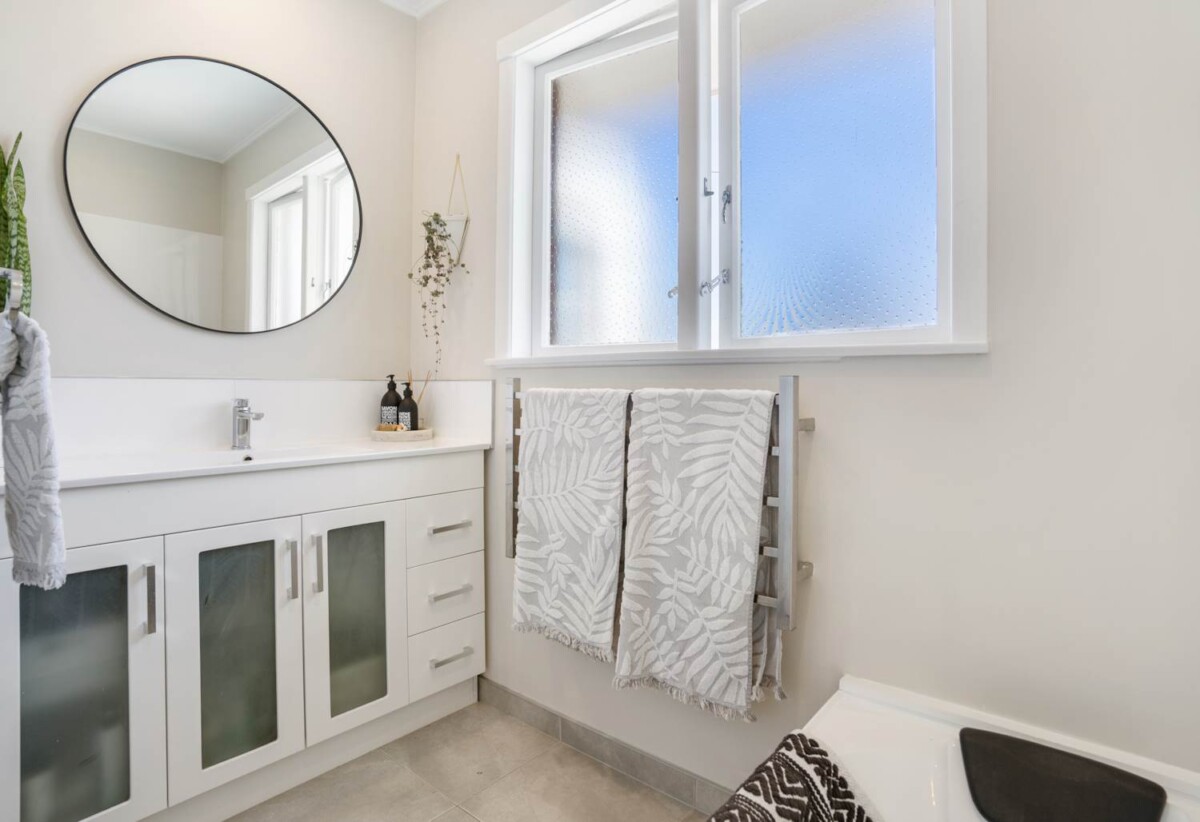 Just moments from Pakuranga Plaza and local amenities, 1/9 Anthony Place, Pakuranga, Auckland