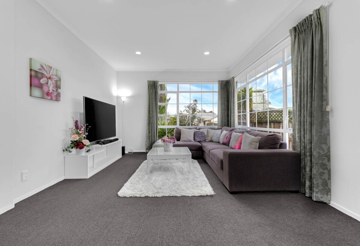 Solid, Spacious & Sun-Soaked 4 bedrooms house on 649m2 land, 106 Millhouse Drive, Northpark, Auckland