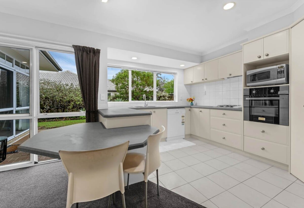 Solid, Spacious & Sun-Soaked 4 bedrooms house on 649m2 land, 106 Millhouse Drive, Northpark, Auckland