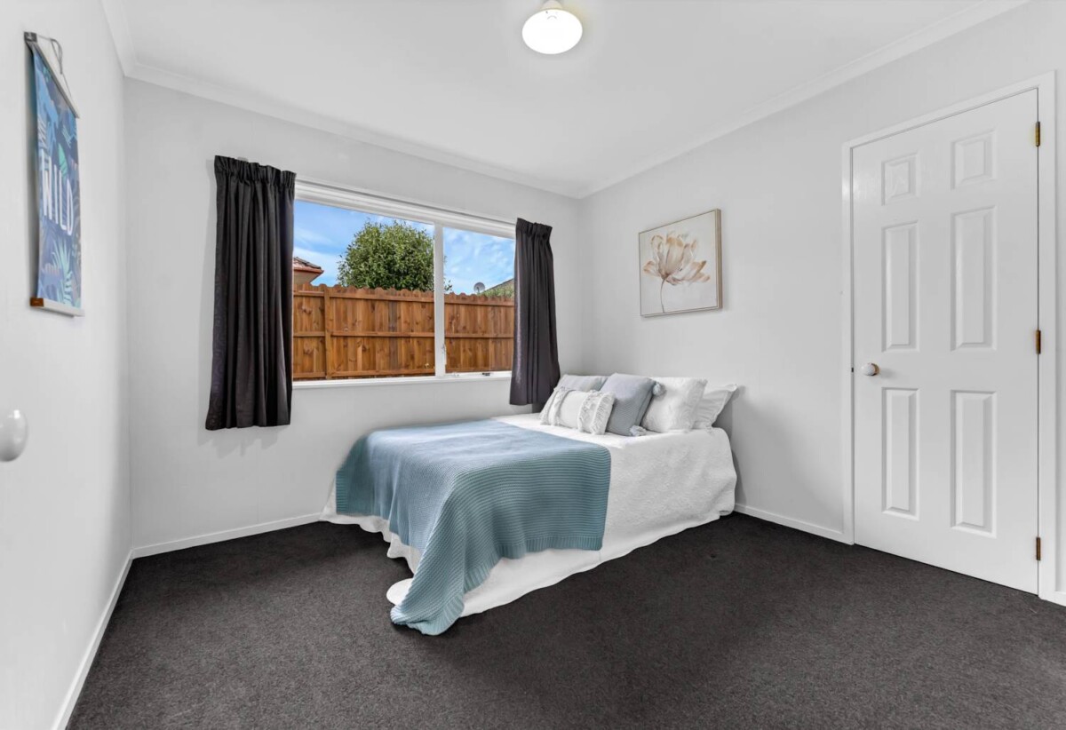Solid, Spacious & Sun-Soaked 4 bedrooms house on 649m2 land, 106 Millhouse Drive, Northpark, Auckland