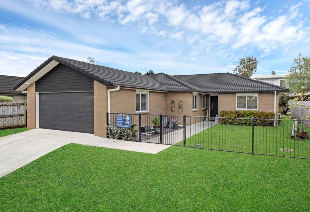 Stylish Family Living with Motivated Vendor, 8 Mark Ball Drive, Pokeno