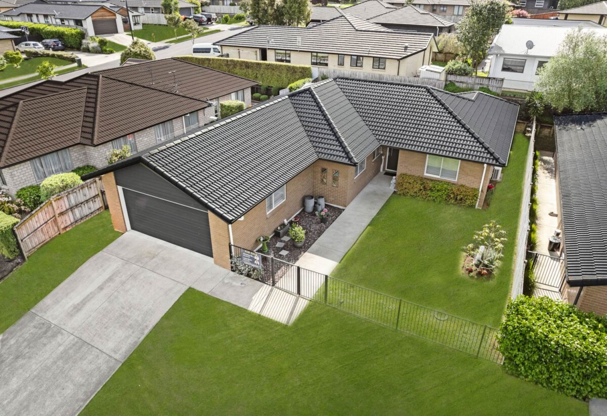 Stylish Family Living with Motivated Vendor, 8 Mark Ball Drive, Pokeno