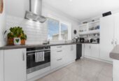 Stylish Family Living with Motivated Vendor, 8 Mark Ball Drive, Pokeno