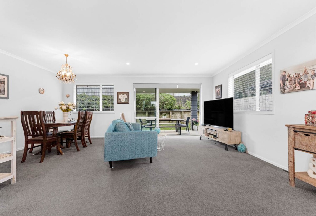 Stylish Family Living with Motivated Vendor, 8 Mark Ball Drive, Pokeno