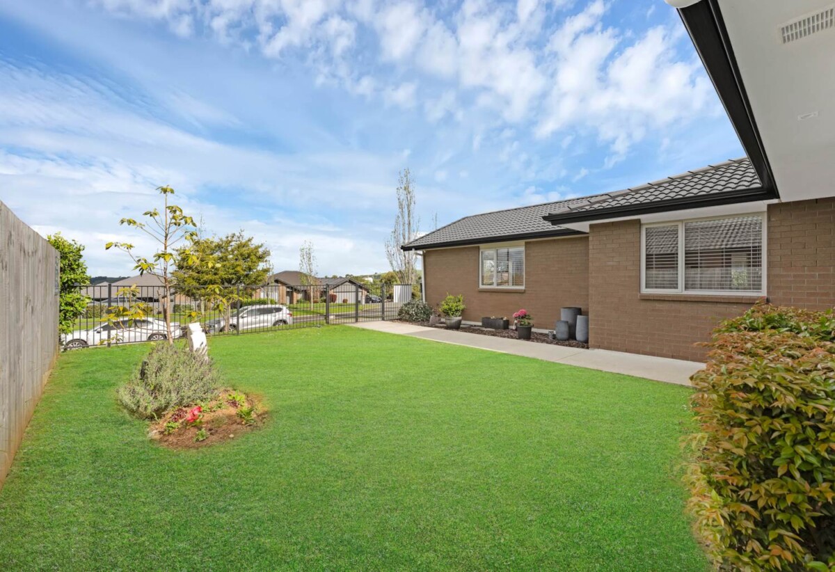 Stylish Family Living with Motivated Vendor, 8 Mark Ball Drive, Pokeno