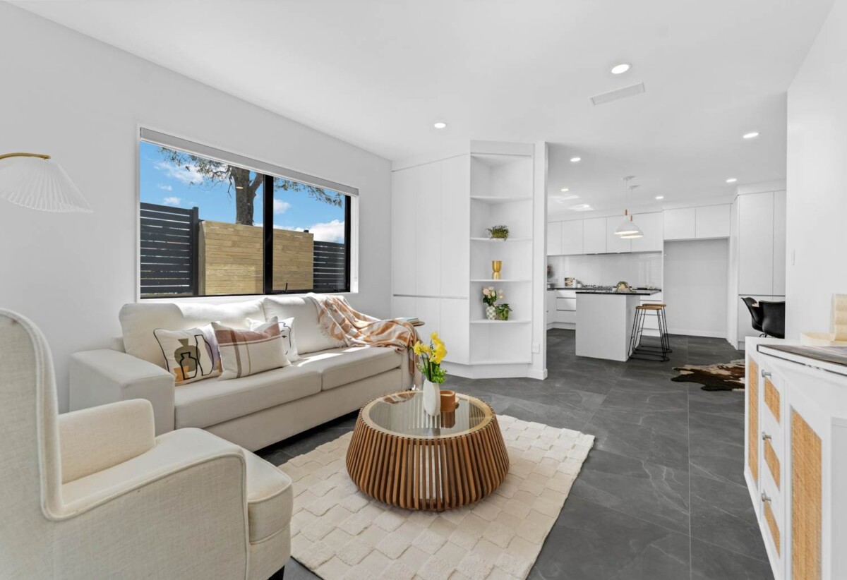150m2 Standalone Brandnew 4 beds 2.5 baths home with garage, Central Air Conditioning, Brand New Blinds (Vendor Gift), close to local shopping centres, supermarkets, schools, parks, motorway access, 41A Trias Road, Totara Vale, Auckland