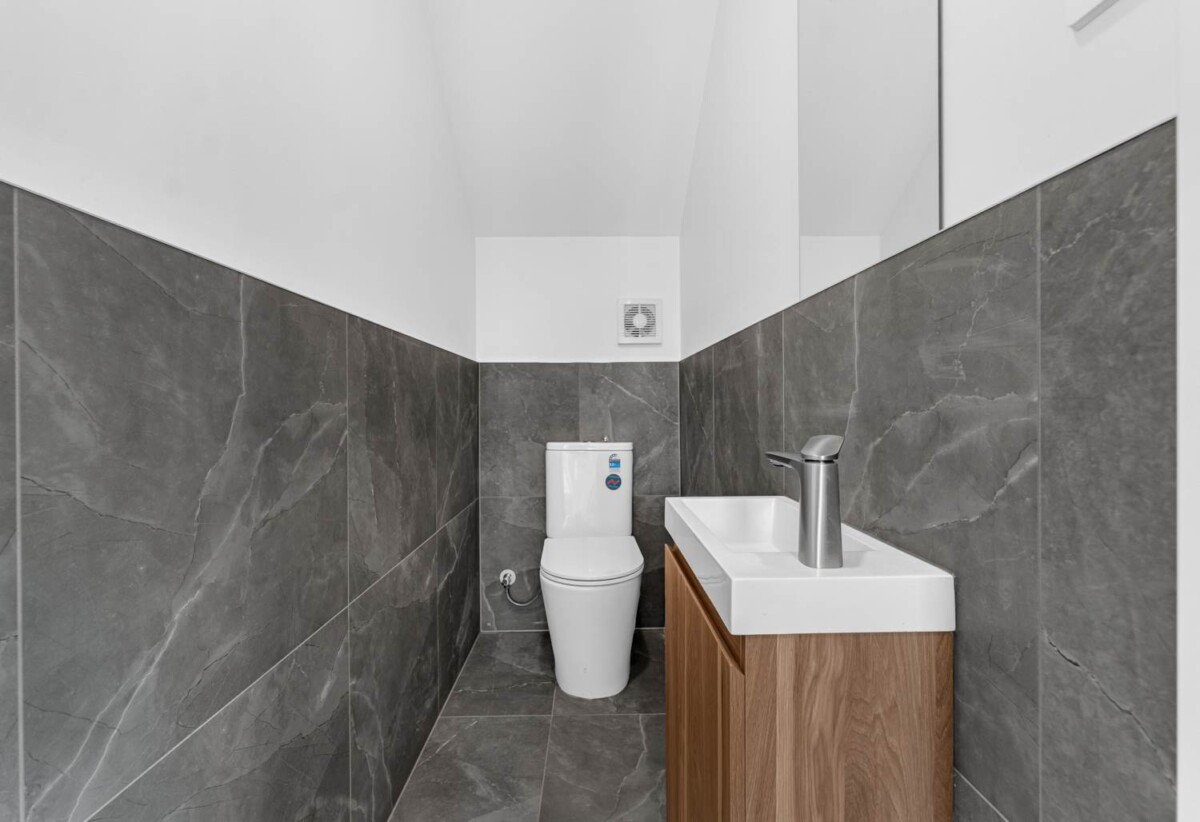 150m2 Standalone Brandnew 4 beds 2.5 baths home with garage, Central Air Conditioning, Brand New Blinds (Vendor Gift), close to local shopping centres, supermarkets, schools, parks, motorway access, 41A Trias Road, Totara Vale, Auckland