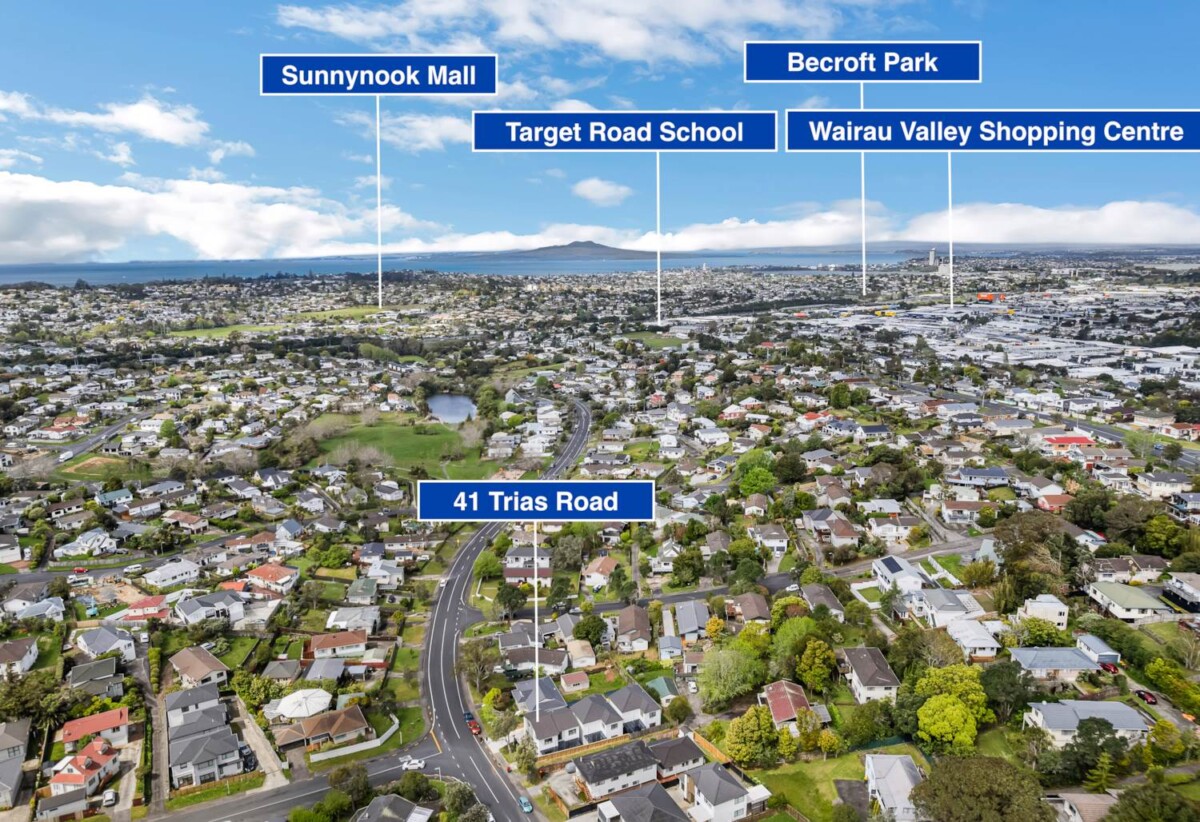 150m2 Standalone Brandnew 4 beds 2.5 baths home with garage, Central Air Conditioning, Brand New Blinds (Vendor Gift), close to local shopping centres, supermarkets, schools, parks, motorway access, 41A Trias Road, Totara Vale, Auckland