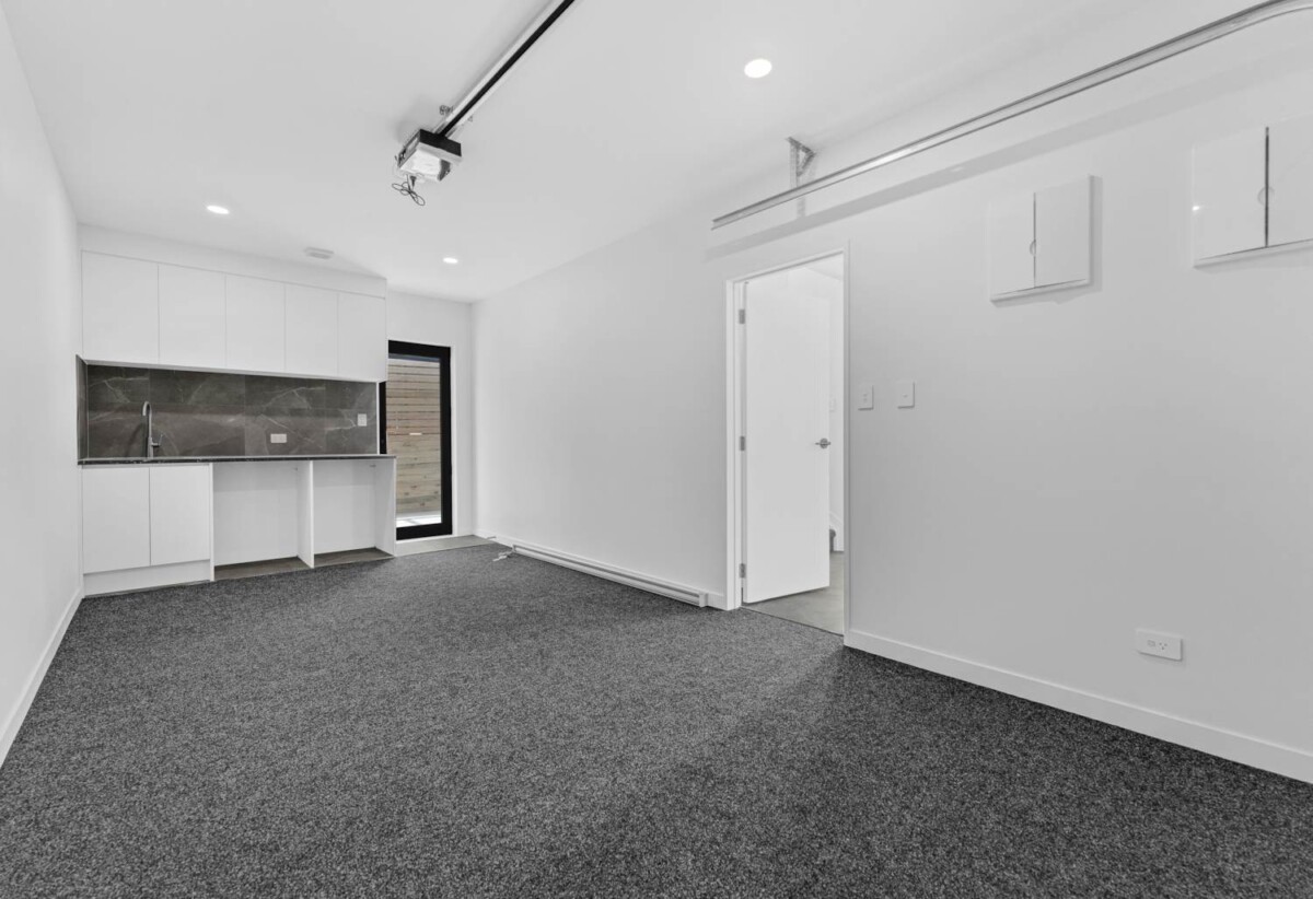 150m2 Standalone Brandnew 4 beds 2.5 baths home with garage, Central Air Conditioning, Brand New Blinds (Vendor Gift), close to local shopping centres, supermarkets, schools, parks, motorway access, 41A Trias Road, Totara Vale, Auckland