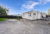 3 bedrooms house combines convenience, comfort, and location, 53 Union Road, Howick, Auckland
