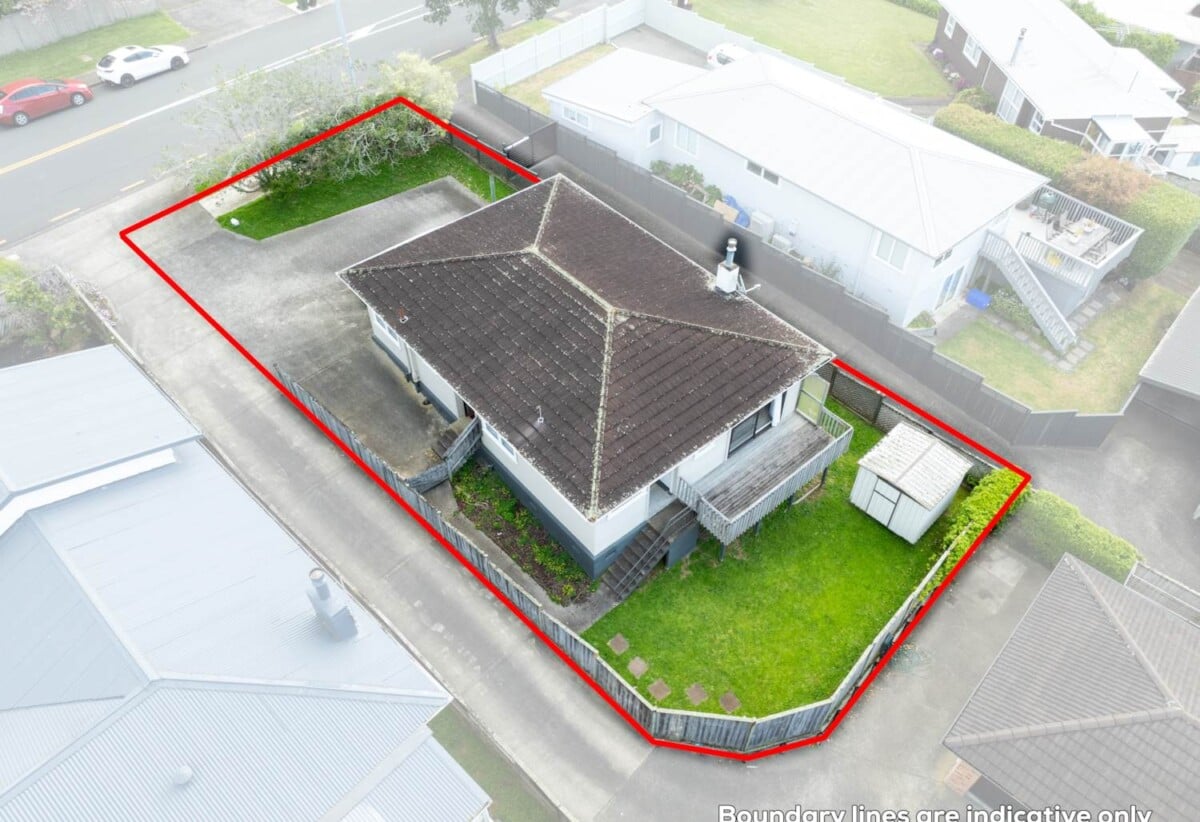 3 bedrooms house combines convenience, comfort, and location, 53 Union Road, Howick, Auckland