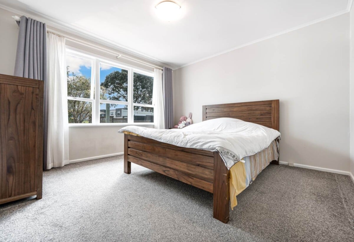 3 bedrooms house combines convenience, comfort, and location, 53 Union Road, Howick, Auckland