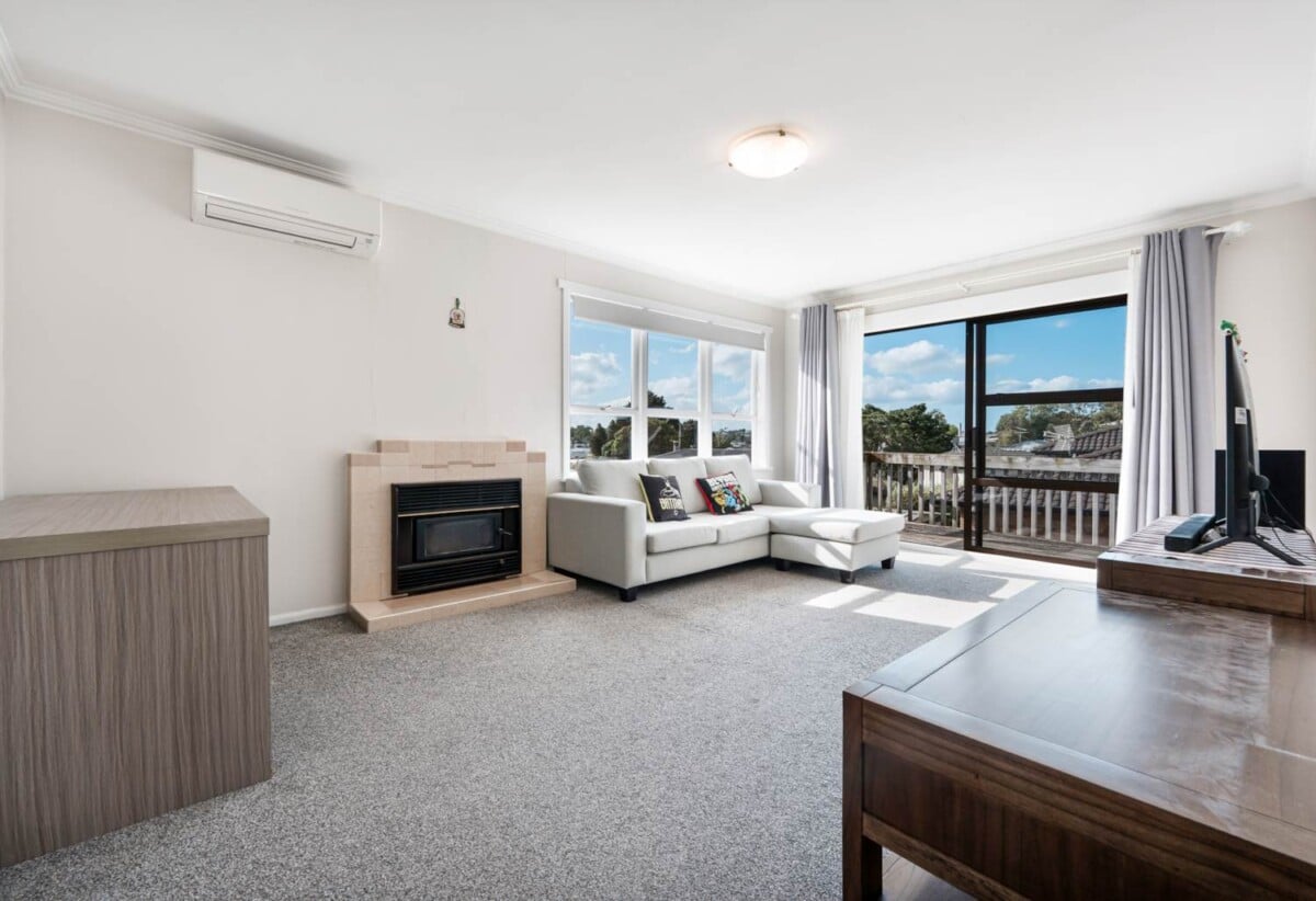 3 bedrooms house combines convenience, comfort, and location, 53 Union Road, Howick, Auckland