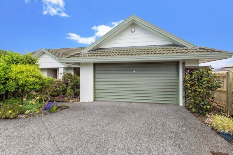 Single-Level Three Bedroom Home, 3/31 Nicholas Road, Somerville, Auckland