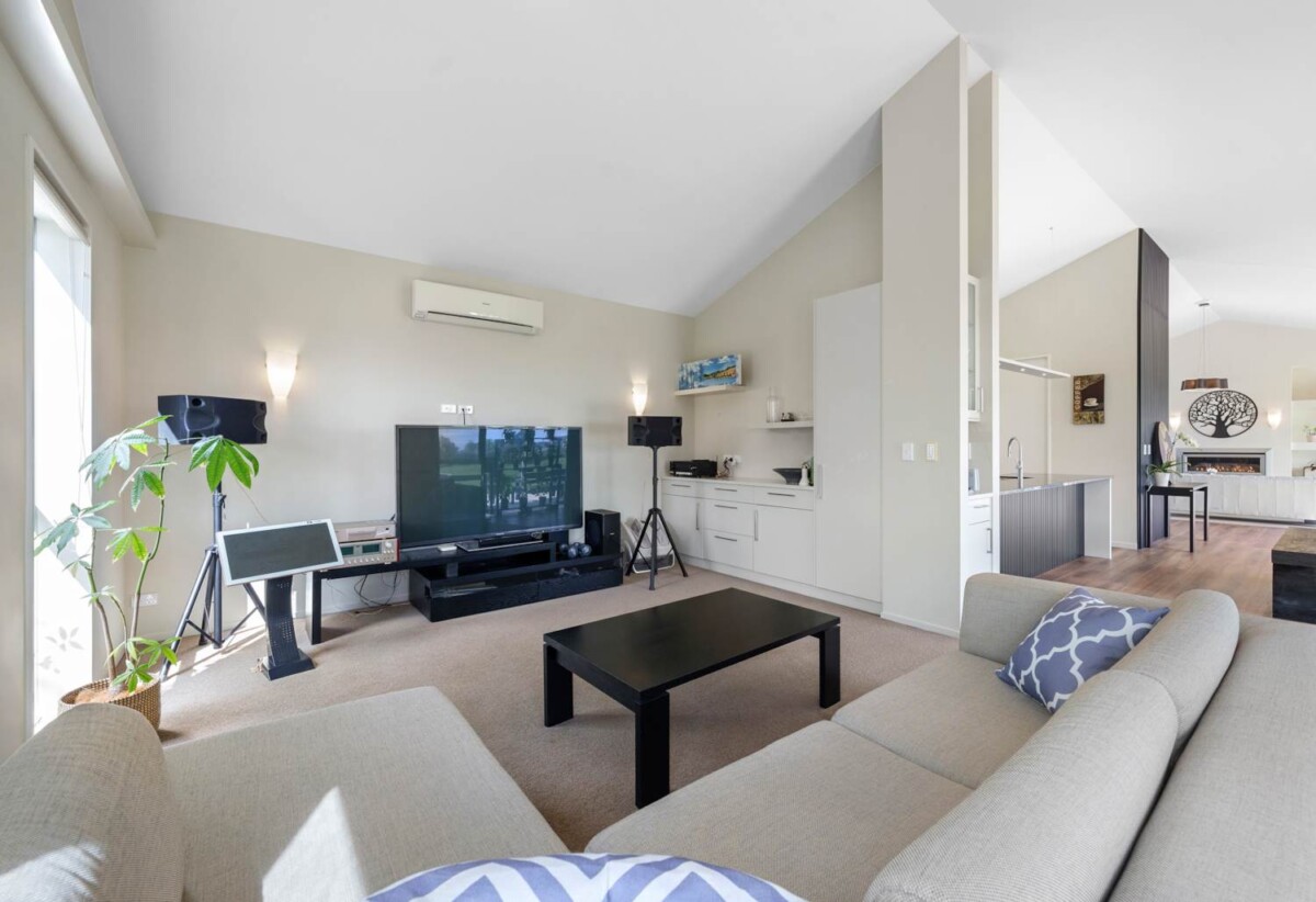 5 bedrooms lifestyle house on 4518m² section, A Sanctuary of Space, Style, and Serenity, 75 Whitford Park Road, Whitford, Auckland