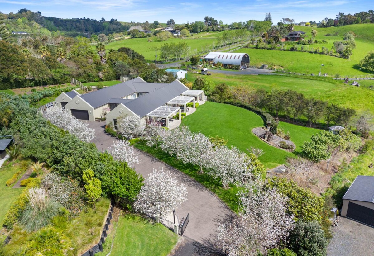 5 bedrooms lifestyle house on 4518m² section, A Sanctuary of Space, Style, and Serenity, 75 Whitford Park Road, Whitford, Auckland