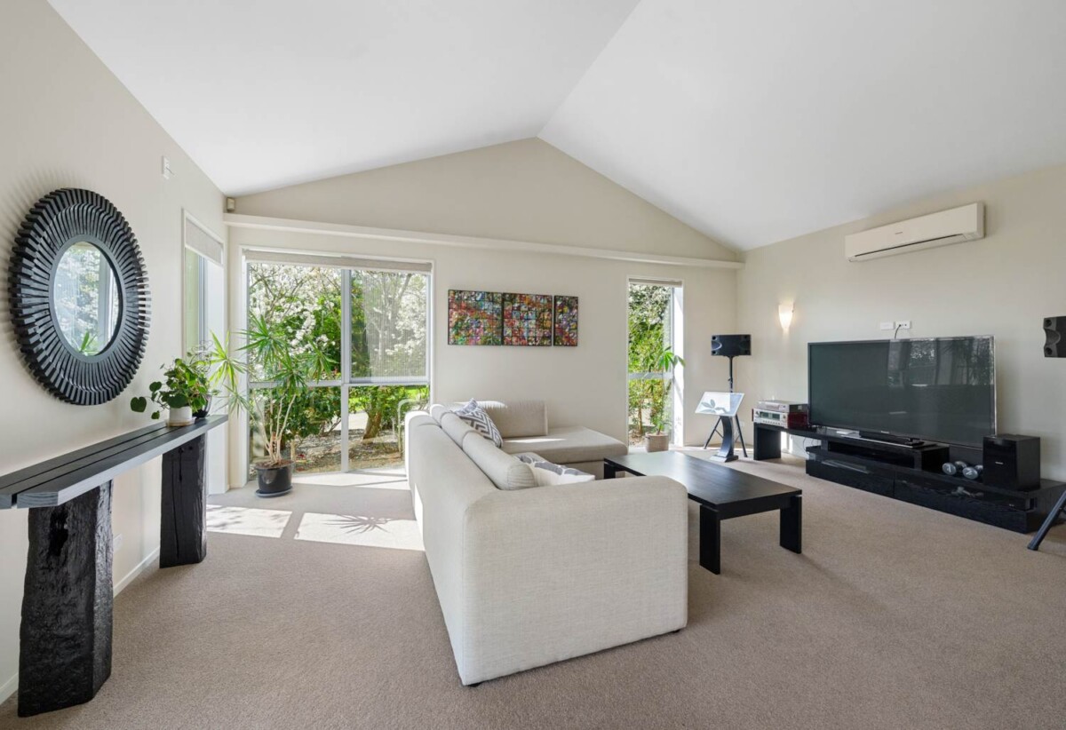 5 bedrooms lifestyle house on 4518m² section, A Sanctuary of Space, Style, and Serenity, 75 Whitford Park Road, Whitford, Auckland