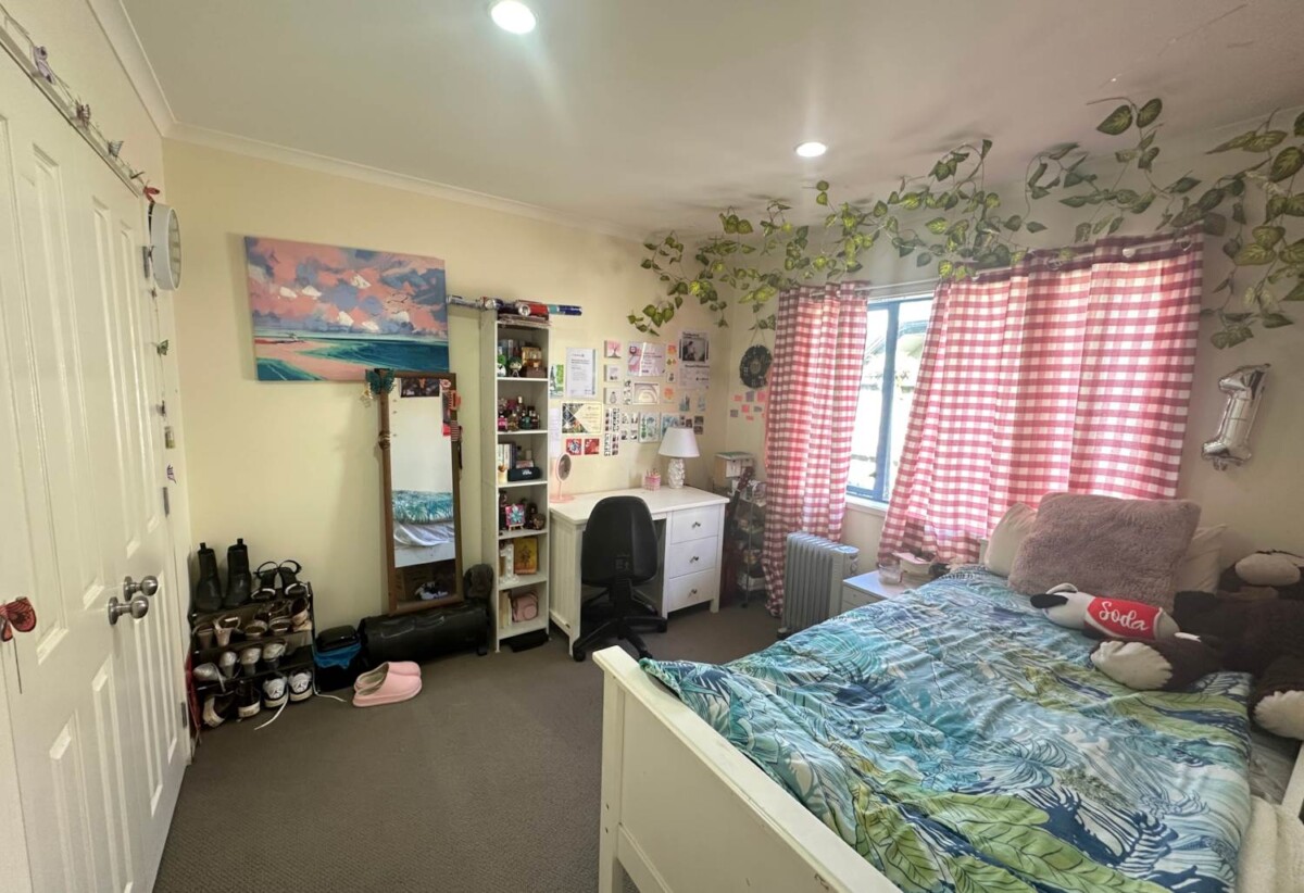 For rent, 4 bedrooms 2 bathrooms house, available 13th November, 13 Fernloche Place, Flat Bush, Auckland