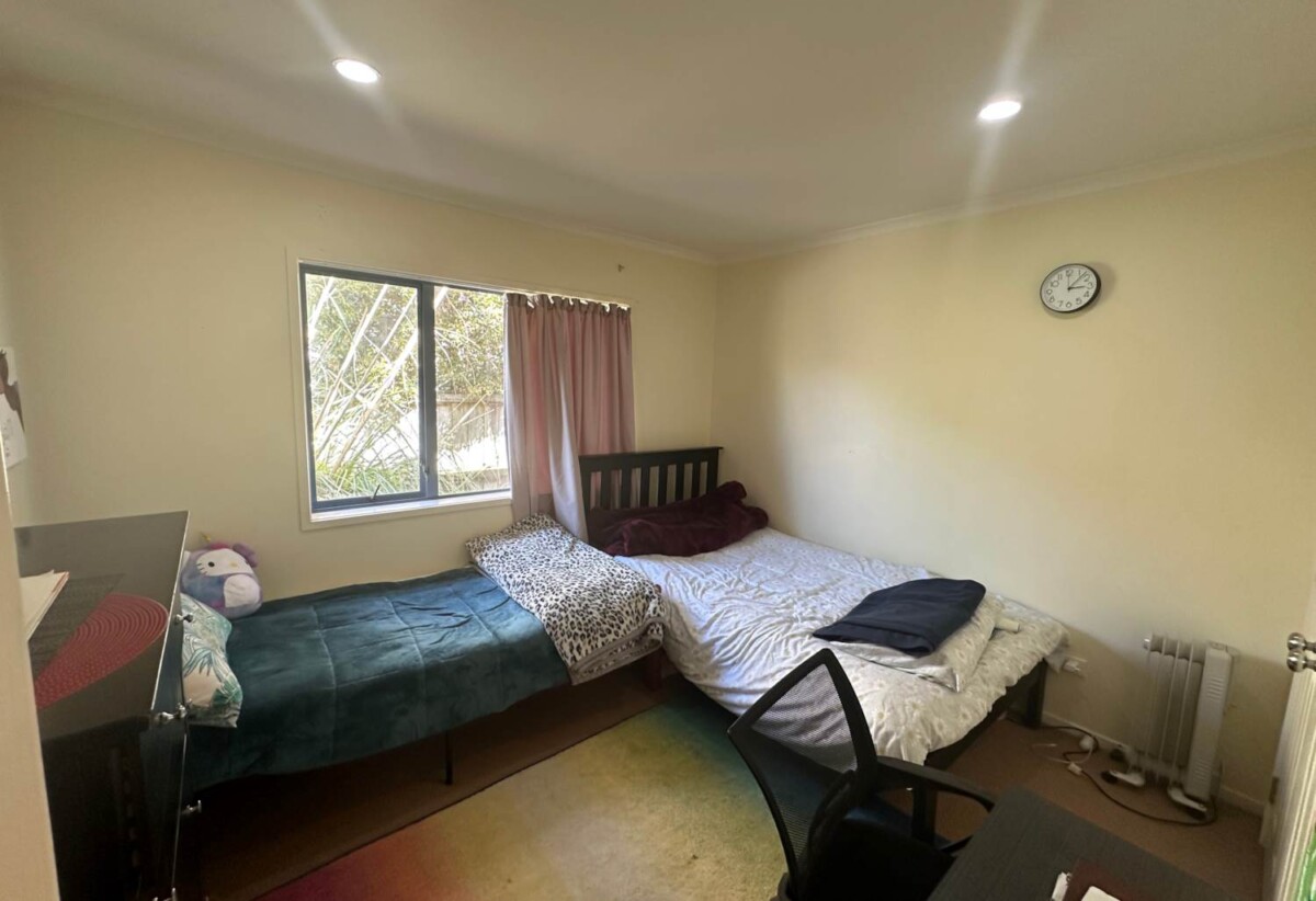 For rent, 4 bedrooms 2 bathrooms house, available 13th November, 13 Fernloche Place, Flat Bush, Auckland
