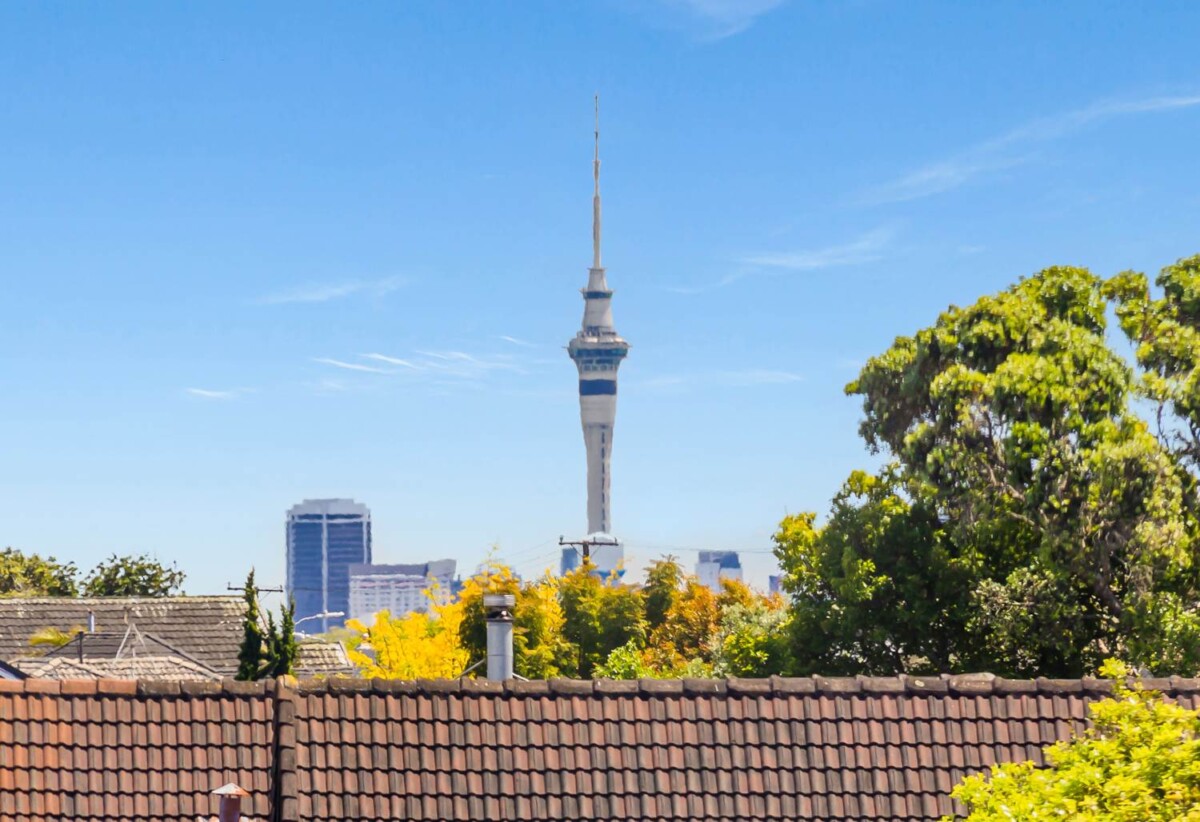 Charming 3 bedrooms home, Top School Zone, moments from shops, transport, 6/110 Norman Lesser Drive, St Johns, Auckland
