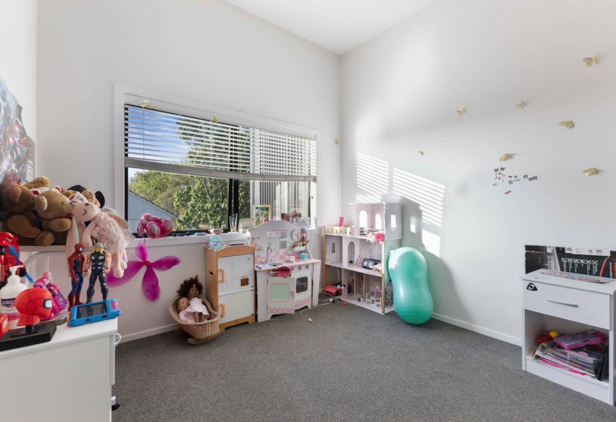 Vendors are based in Australia and ready to move on, 4 bedrooms Modern Comfort Meets Parkside Living, 70B Arimu Road, Papakura, Auckland