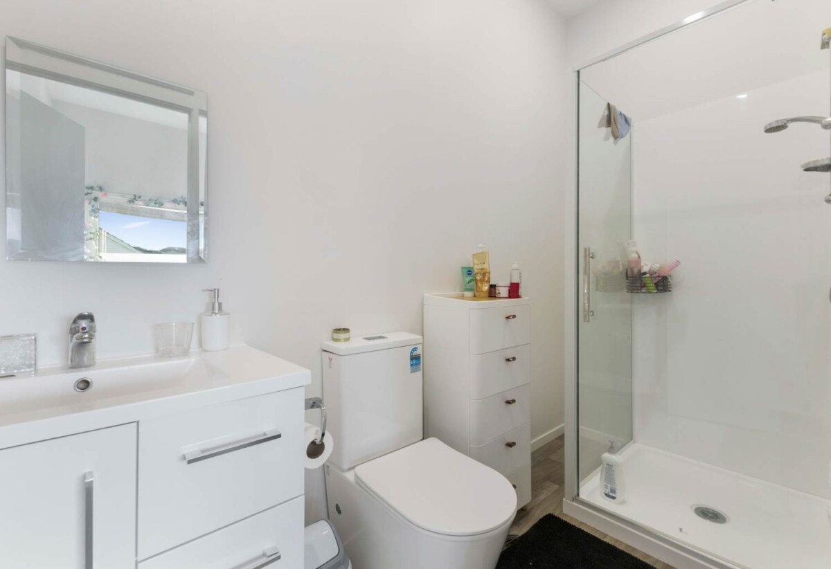 Vendors are based in Australia and ready to move on, 4 bedrooms Modern Comfort Meets Parkside Living, 70B Arimu Road, Papakura, Auckland