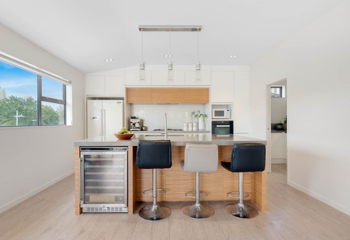 Top rated school zone, 5 beds house (3 ensuites) on 529m² section, Dual kitchen, Dedicated wine cellar, 3 Carex Way, Long Bay, Auckland