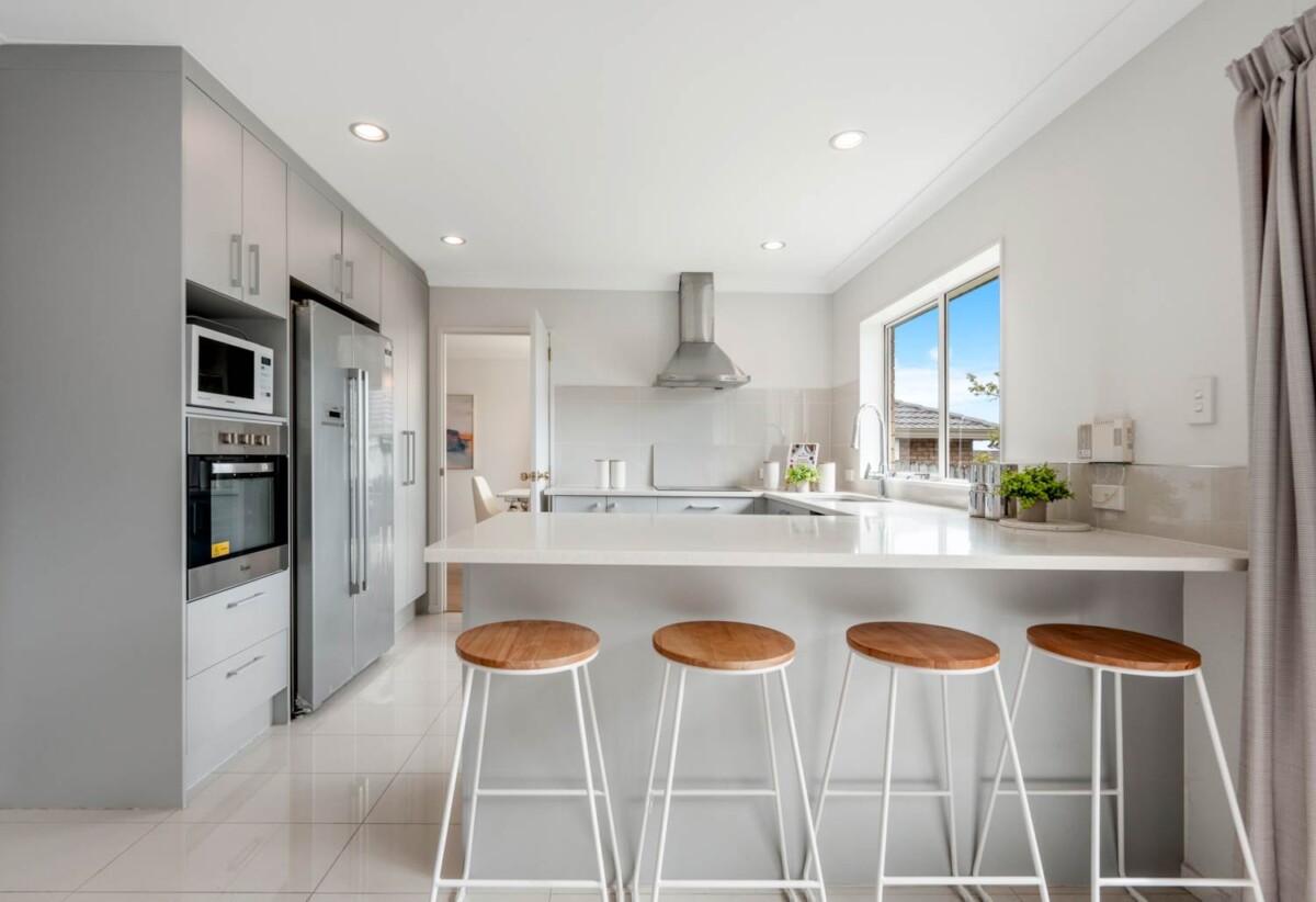 4 bedrooms on 550m² section, Brick & Tile Beauty – Botany College Zone, 12 Ridgefield Lane, East Tamaki Heights, Auckland