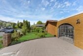 Macleans Zone, 3 bedrooms house on 607m² section, Renovate, Develop or live, 26 Maugham Drive, Bucklands Beach, Auckland