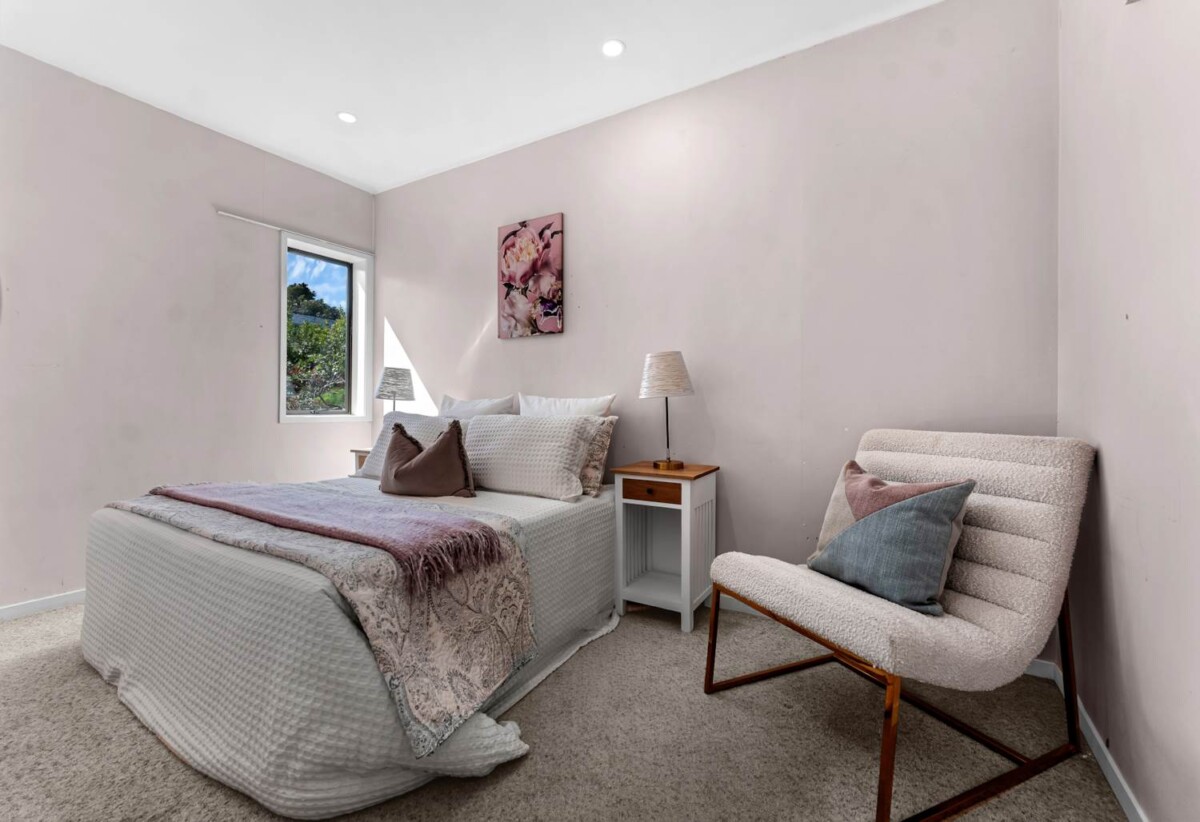 Macleans Zone, 3 bedrooms house on 607m² section, Renovate, Develop or live, 26 Maugham Drive, Bucklands Beach, Auckland