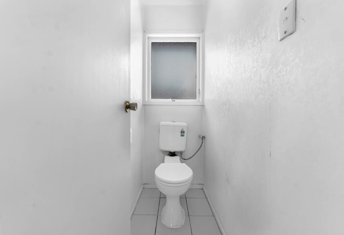 Macleans Zone, 3 bedrooms house on 607m² section, Renovate, Develop or live, 26 Maugham Drive, Bucklands Beach, Auckland