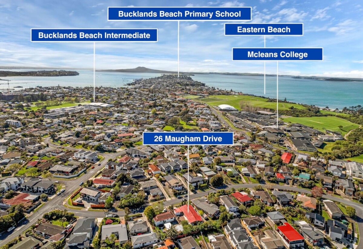 Macleans Zone, 3 bedrooms house on 607m² section, Renovate, Develop or live, 26 Maugham Drive, Bucklands Beach, Auckland