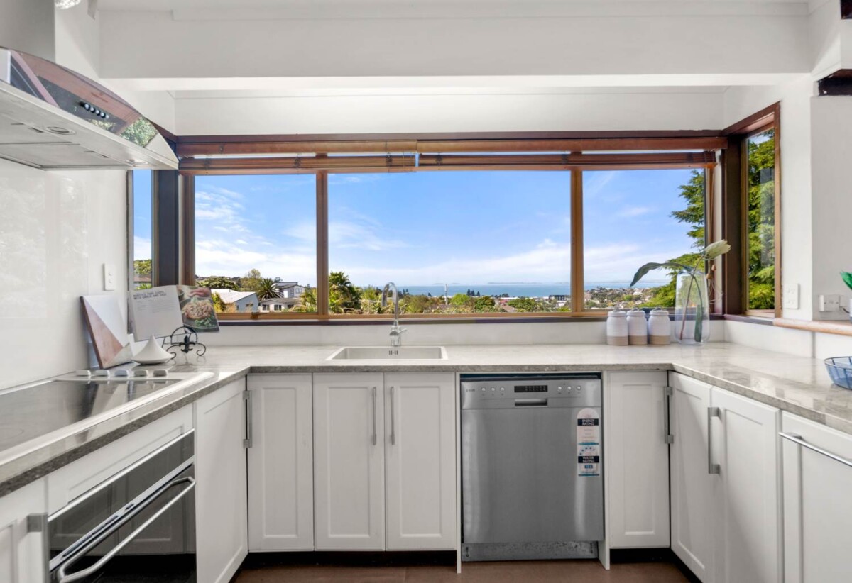 5 bedrooms Classic Kiwi Home on 1105m² section, minutes from Browns Bay beach, 54 Sartors Avenue, Browns Bay, Auckland