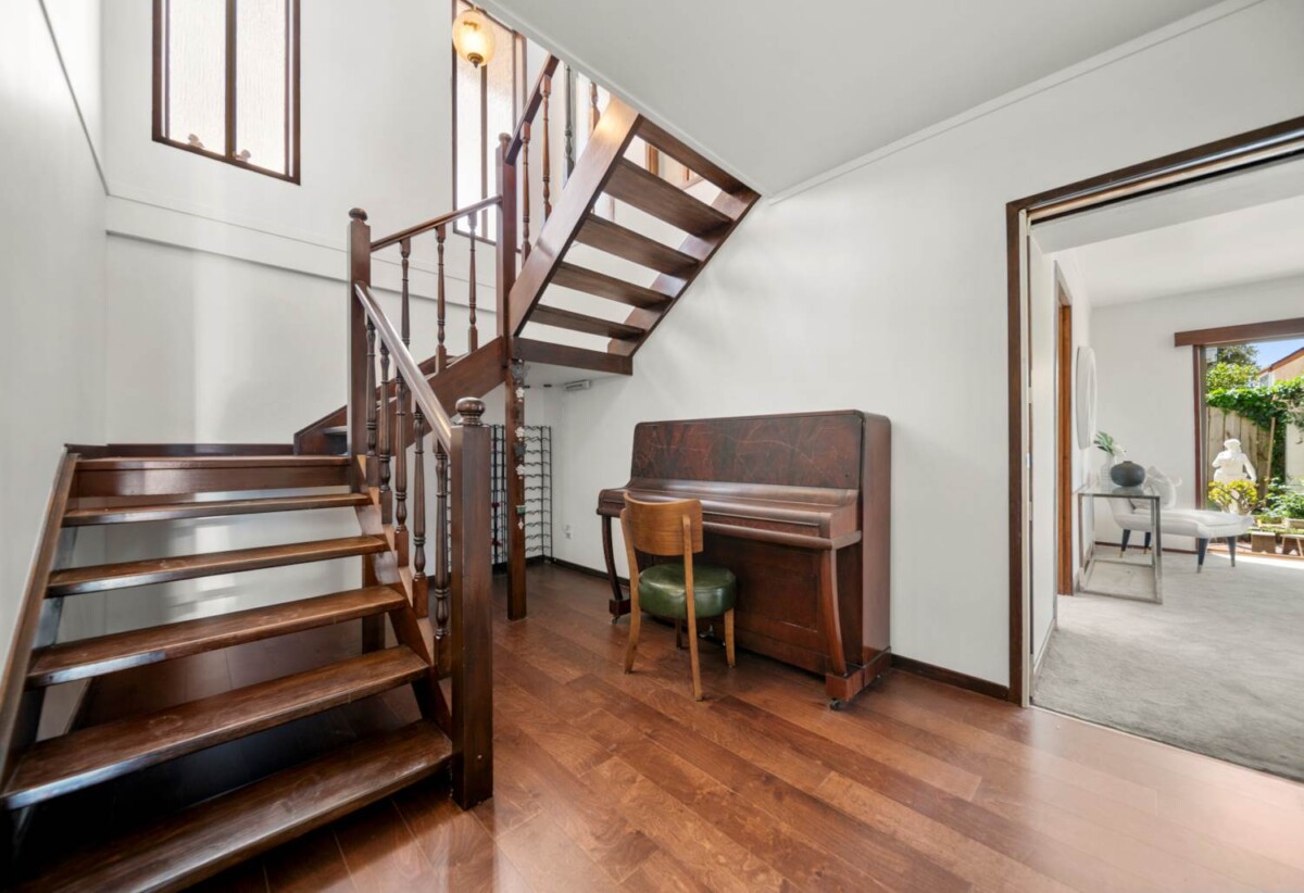 5 bedrooms Classic Kiwi Home on 1105m² section, minutes from Browns Bay beach, 54 Sartors Avenue, Browns Bay, Auckland