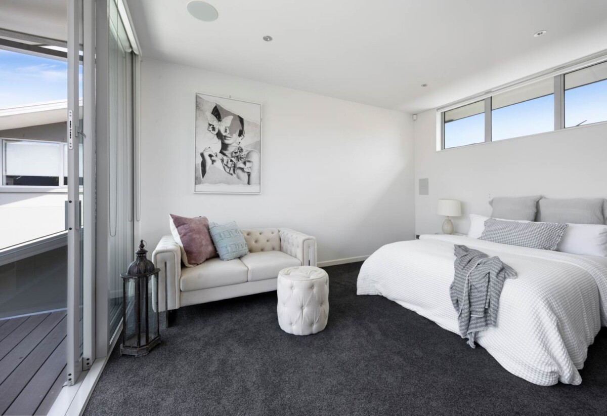 Double grammar school zone, Exceptional Solid 5 bedrooms Masonry Residence on 502m2 section, 15 Queen Mary Avenue, Epsom, Auckland