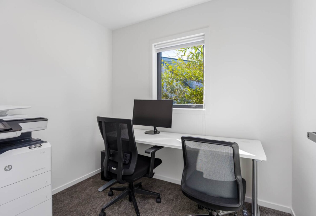 Standalone 1 x 3-beds house + 2 x standalone 2-beds plus study houses on one title and 888m² section, Cash Cow with Huge Development Potential, 10 Francis Street, Takapuna, Auckland