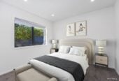 Standalone 1 x 3-beds house + 2 x standalone 2-beds plus study houses on one title and 888m² section, Cash Cow with Huge Development Potential, 10 Francis Street, Takapuna, Auckland