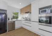 Standalone 1 x 3-beds house + 2 x standalone 2-beds plus study houses on one title and 888m² section, Cash Cow with Huge Development Potential, 10 Francis Street, Takapuna, Auckland