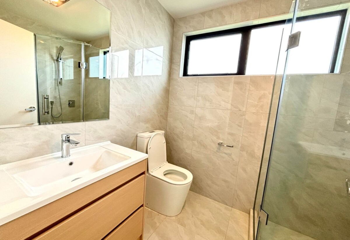 For rent, 2 beds 1.5 baths townhouse, available 20th October, 4/73 Glendale Road, Glen Eden, Auckland