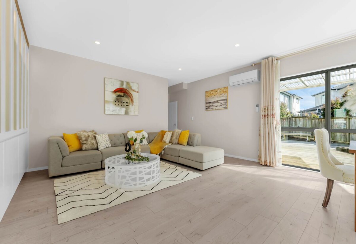 Urgent Sale – 340m² (approx.) 7-bedrooms House, 8 Cloghfin Place, Flat Bush, Auckland
