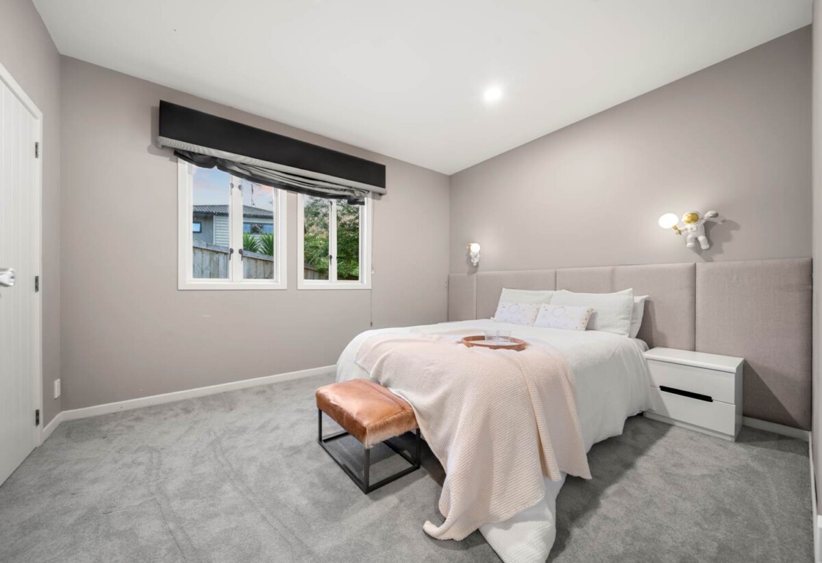 4 bedrooms house on 880m² section, brand-new floor, newly installed kitchen, just minutes from Albany Village, 23 Twin Court, Albany, Auckland