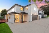 5 bedrooms house, just a short drive from Glenfield Mall, 45A Hogans Road, Glenfield, Auckland