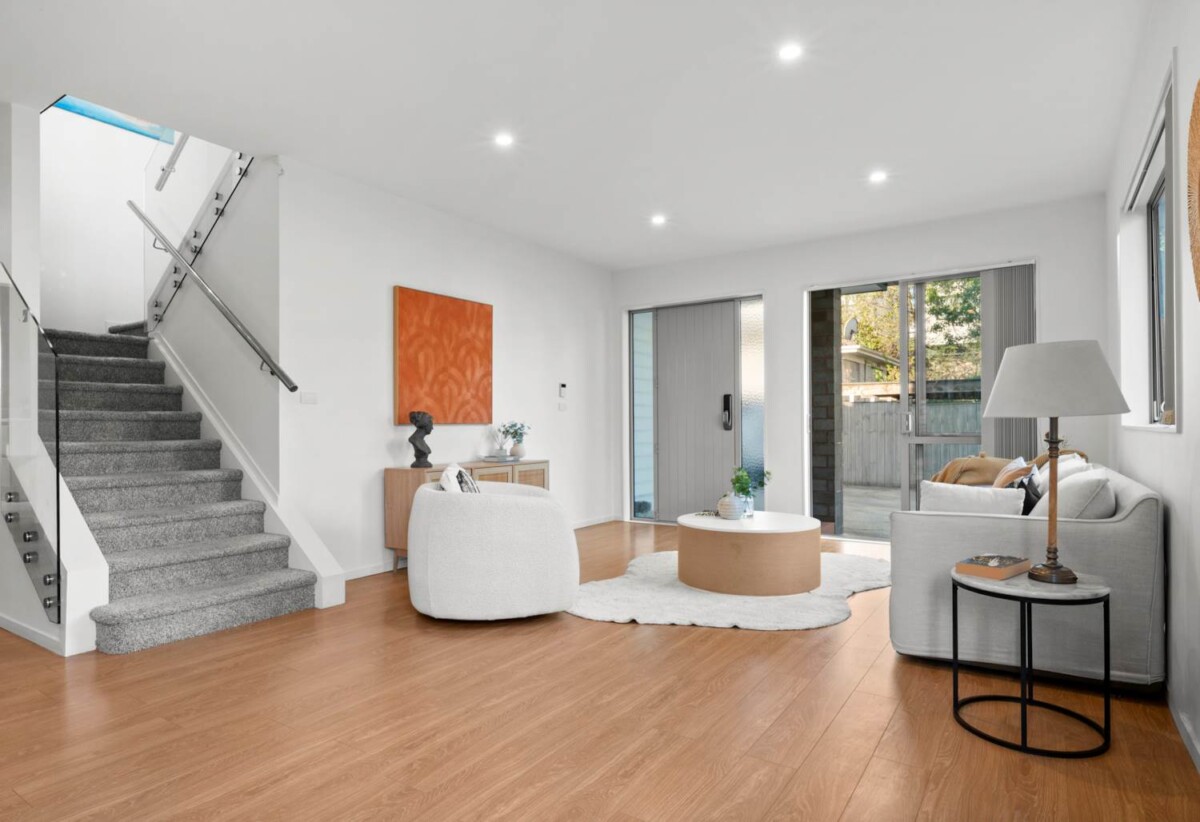 5 bedrooms house, just a short drive from Glenfield Mall, 45A Hogans Road, Glenfield, Auckland