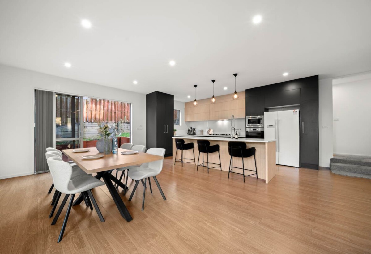 5 bedrooms house, just a short drive from Glenfield Mall, 45A Hogans Road, Glenfield, Auckland