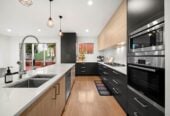 5 bedrooms house, just a short drive from Glenfield Mall, 45A Hogans Road, Glenfield, Auckland