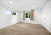5 bedrooms house, just a short drive from Glenfield Mall, 45A Hogans Road, Glenfield, Auckland