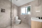 5 bedrooms house, just a short drive from Glenfield Mall, 45A Hogans Road, Glenfield, Auckland