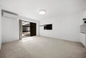 2 bedrooms unit, Just a short stroll from Remuera Village, 46 Richard Farrell Avenue, Remuera, Auckland