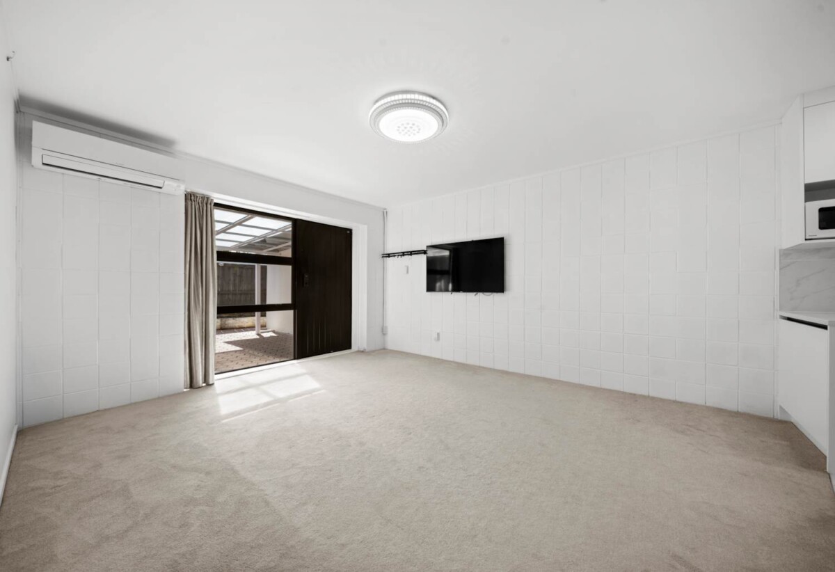 2 bedrooms unit, Just a short stroll from Remuera Village, 46 Richard Farrell Avenue, Remuera, Auckland