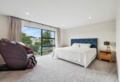 5 bedrooms house on 449m2 section, vendor NEEDS SOLD, American Oak timber flooring, 1D Kawau Road, Greenlane, Auckland
